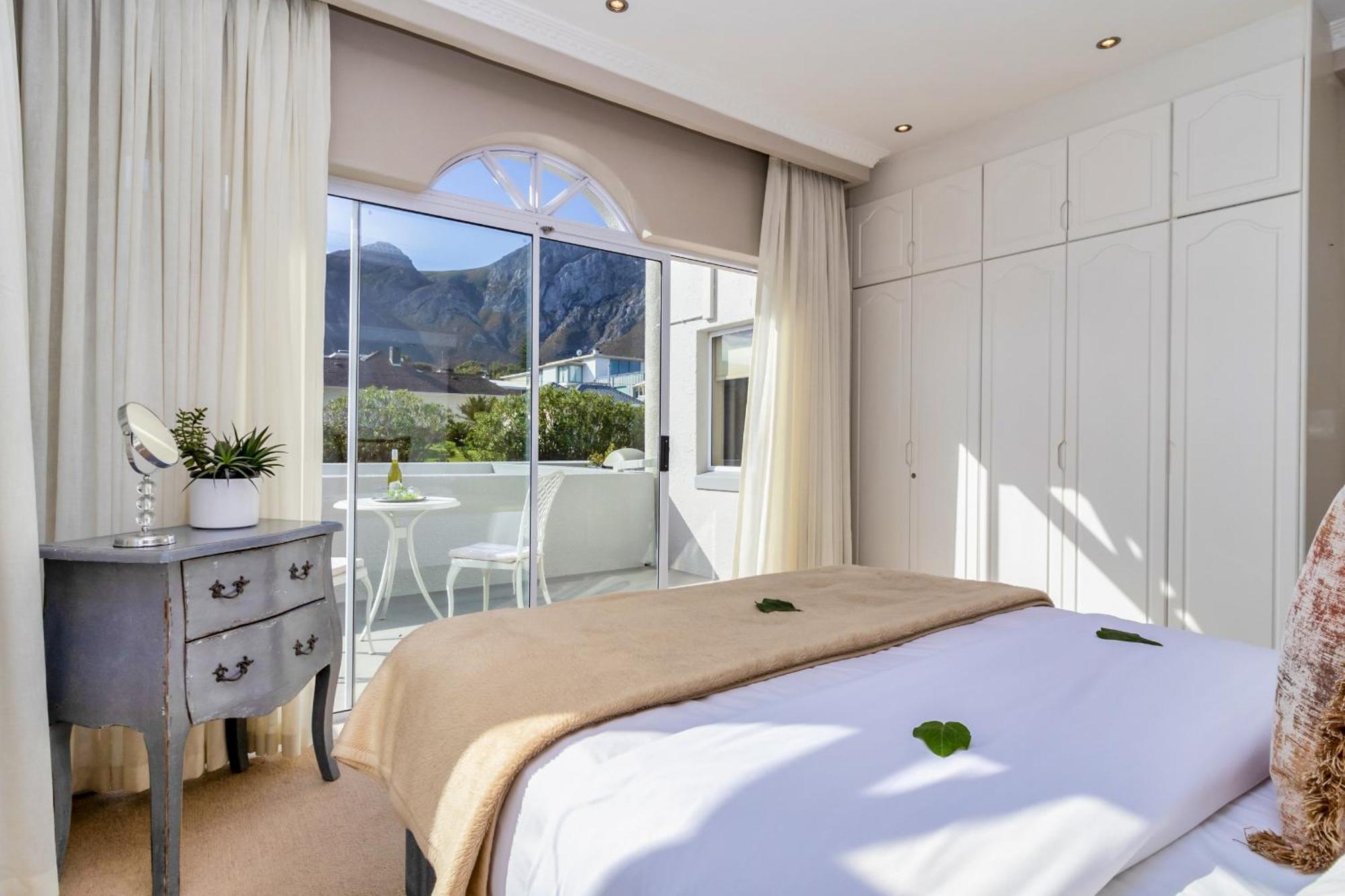 Hermanus Beachfront Lodge - Solar Power Luaran gambar