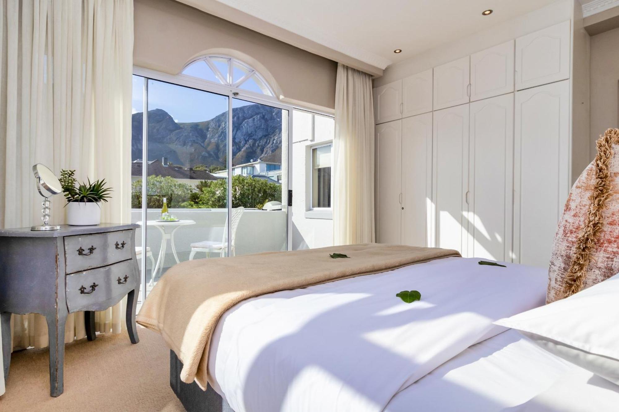 Hermanus Beachfront Lodge - Solar Power Luaran gambar